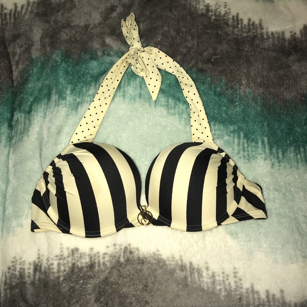 Victoria’s Secret bombshell bikini top